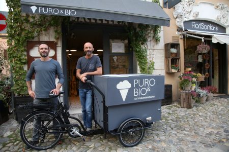 CESENA  NUOVA GELATERIA PURO E BIO IN PIAZZA DEL POPOLO   da sx luca zanotel e gianluca mondardini