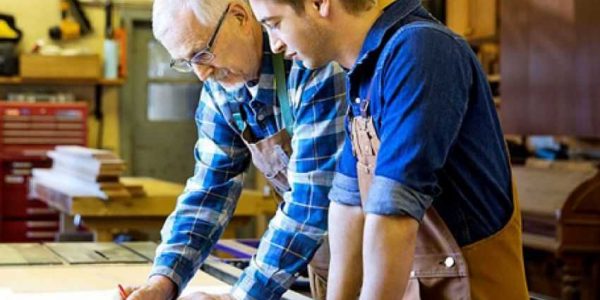 contratto-di-apprendistato-2020-eta-retribuzione-stipendio-durata-cos-e-come-funziona