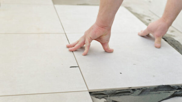 edilizia-costruzioni-posa-piastrelle-ceramica-pavimento-075-768×432