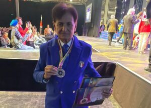 Campionati mondiali di acconciatura di nuovo in presenza: il cesenate Arnaldo  Francisconi sul podio a Parigi