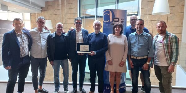 f38a2b95-4433-458c-b634-2c24dae1b02b