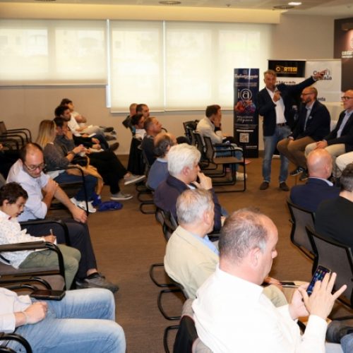 CESENA CONFARTIGIANATO SALOTTO DIGITALE Rivolucione industriale 5.0: IoT e AI per l’impresa del futuro RAVAGLIA 27/05/25 CESENA CONFARTIGIANATO SALOTTO DIGITALE Rivolucione industriale 5.0: IoT e AI per l'impresa del futuro